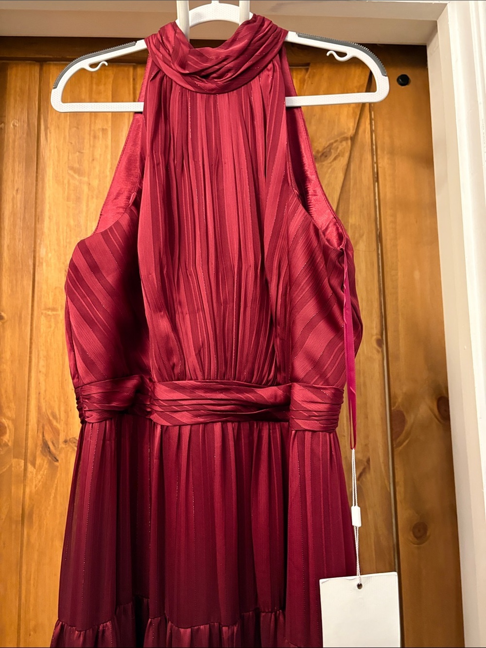 Mac Douggal Burgundy Halter Neck Chiffon Gown Size 12 Style 49515